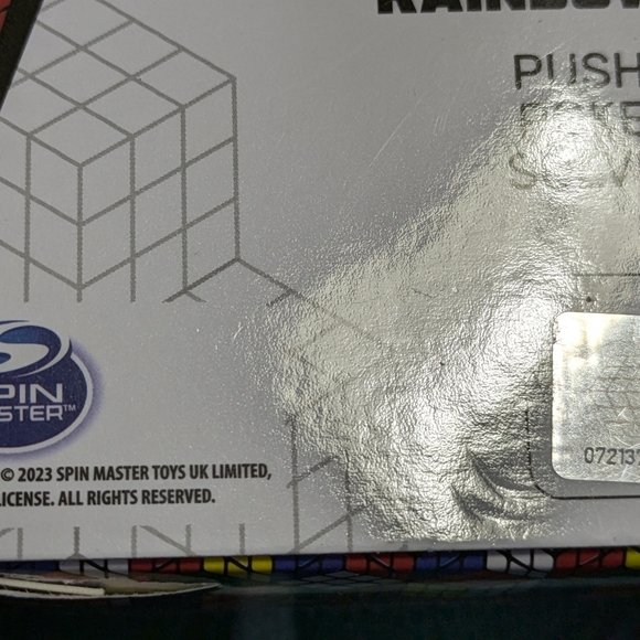 Brand NEW! Rubik's Cube Gift Set - Picture 5 of 6